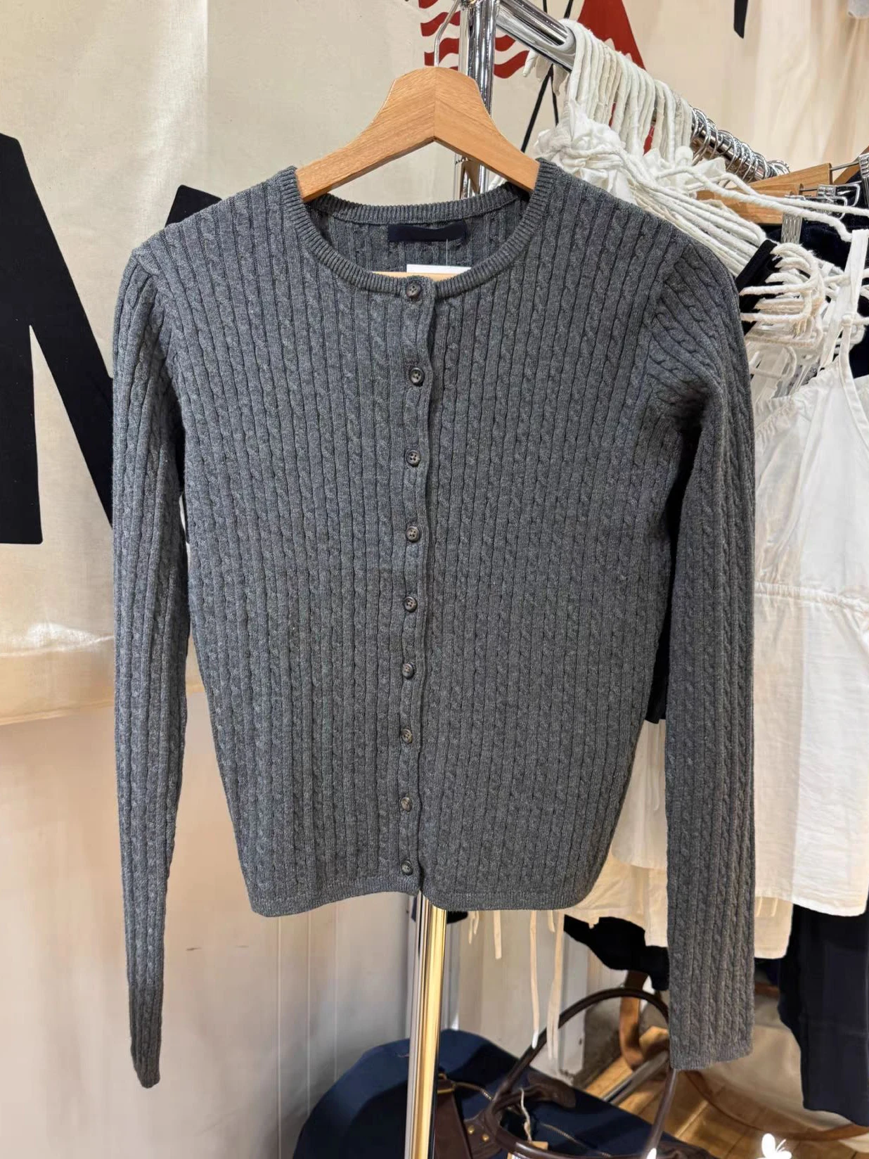 ダークグレー ツイストフラワー ニット セーター カーディガン 秋 Oネック シングルブレスト スリム ニットウェア レディース カジュアル オールマッチ 新作 クロップトップス