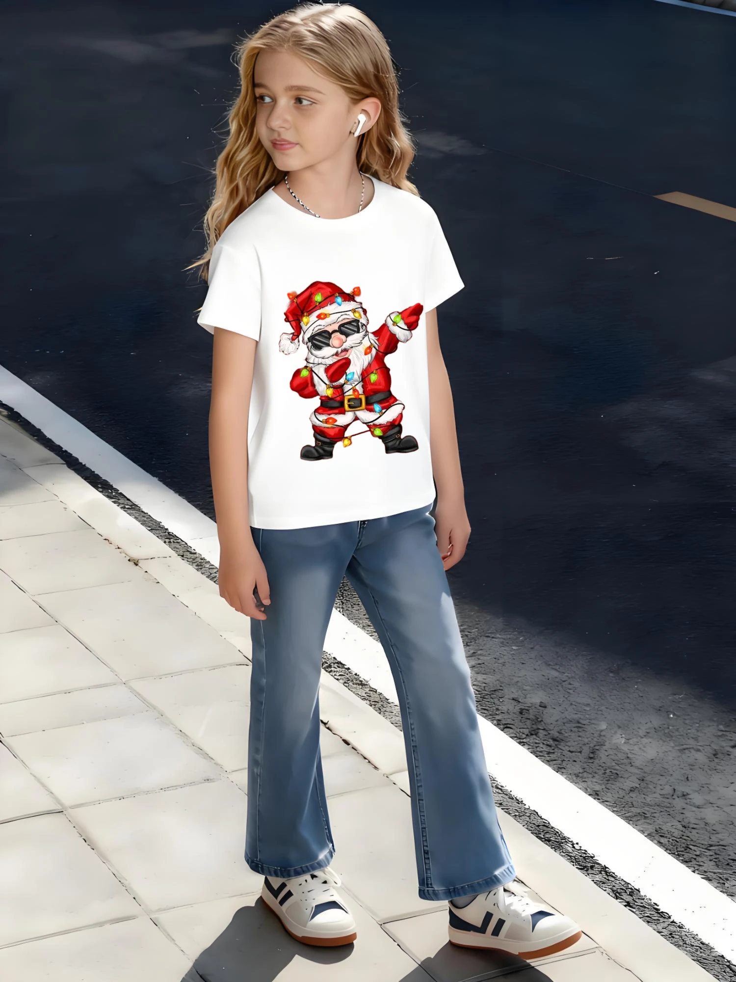 

Children's Cotton T-Shirt Santa Claus with Sunglasses and Colorful Light Necklace for Boys Girls Playful Christmas Party Wear​