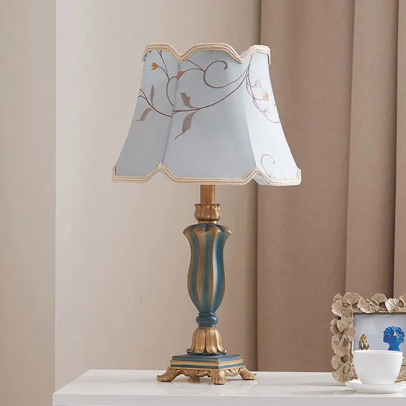 

Beautiful Flower Cloth Cover Hotel Bedside Table Lamp Nordic Classical High-End Luxury Household Living Room Study Desk Lamp