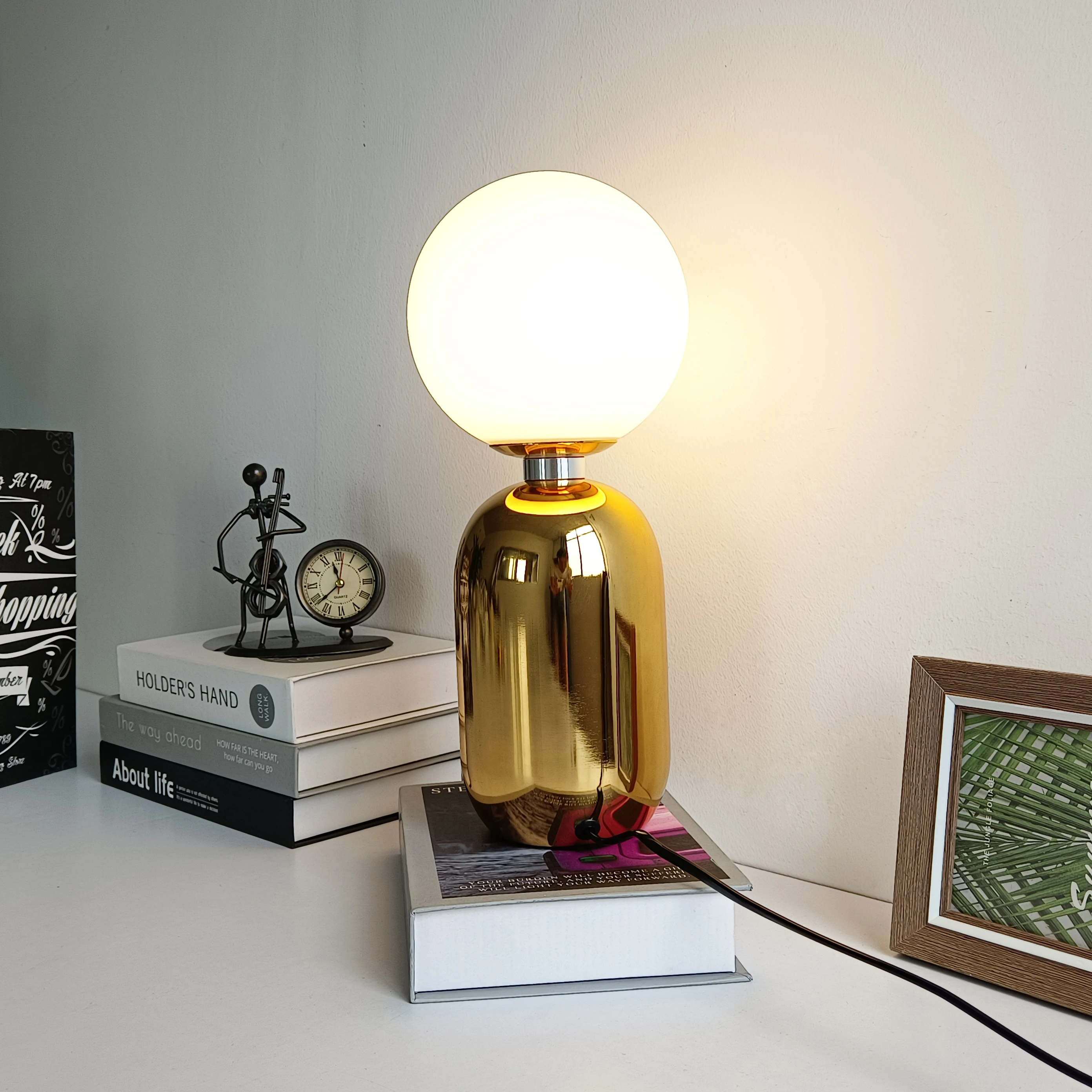 Imagem -03 - Nordic Glass Ball Table Lamp Lâmpada de Cabeceira do Quarto Modern Living Room Coluna Desk Lamp Estudo de Leitura Luminárias Moda