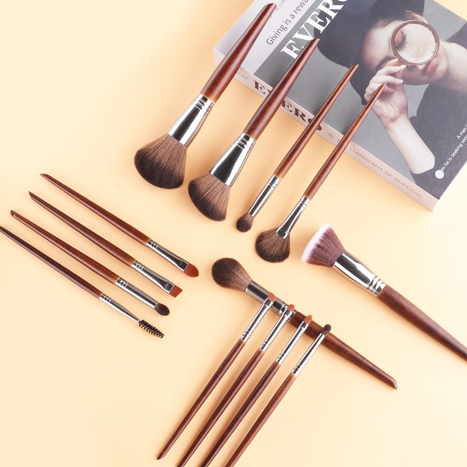 14Pcs Wooden Handle Makeup Brush Set, Powder Blush Eyeshadow Eyebrow Brushes, Soft Bristles for Face & Eye Makeup
