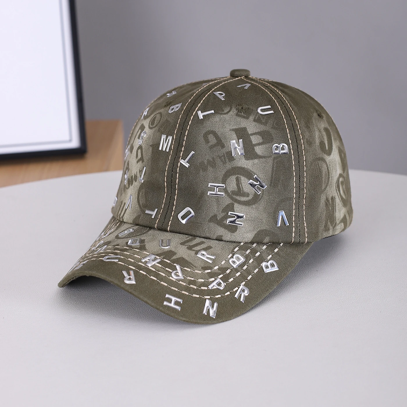 Retro Workwear Style Full-Pattern Printed Three-Dimensional Silver Letter Baseball Cap Suitable for Daily Commuting and Camping