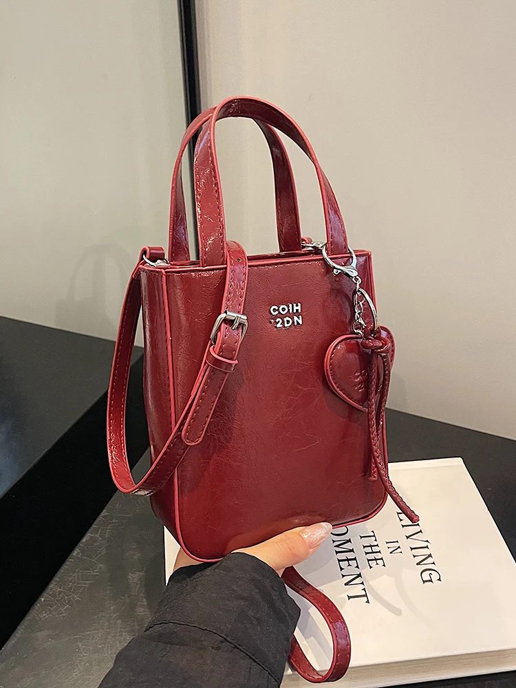 Fashionable Silver Bucket Bag Women\'s Crossbody Handbag Chic Sensation Autumn Winter New Style Handbag Soft PU Leather Small ...