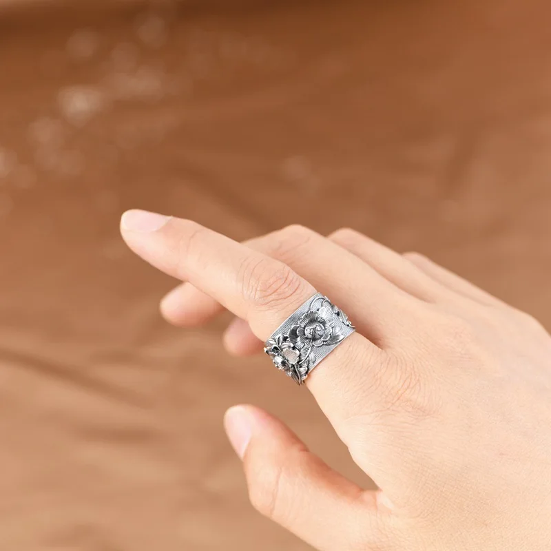 S925 خاتم فضة المرأة الصينية العرقية نمط مفتوح الإغاثة الفاوانيا زهرة الرجعية أربع أوراق العشب خاتم الاصبع