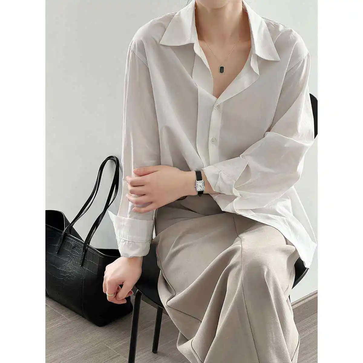 Damska bluzka Yan Double Vne, wiosenno-letnia, nowa, mała, czysta, bawełniana, długa, wiązana, ciepła, cienka, średniej długości.