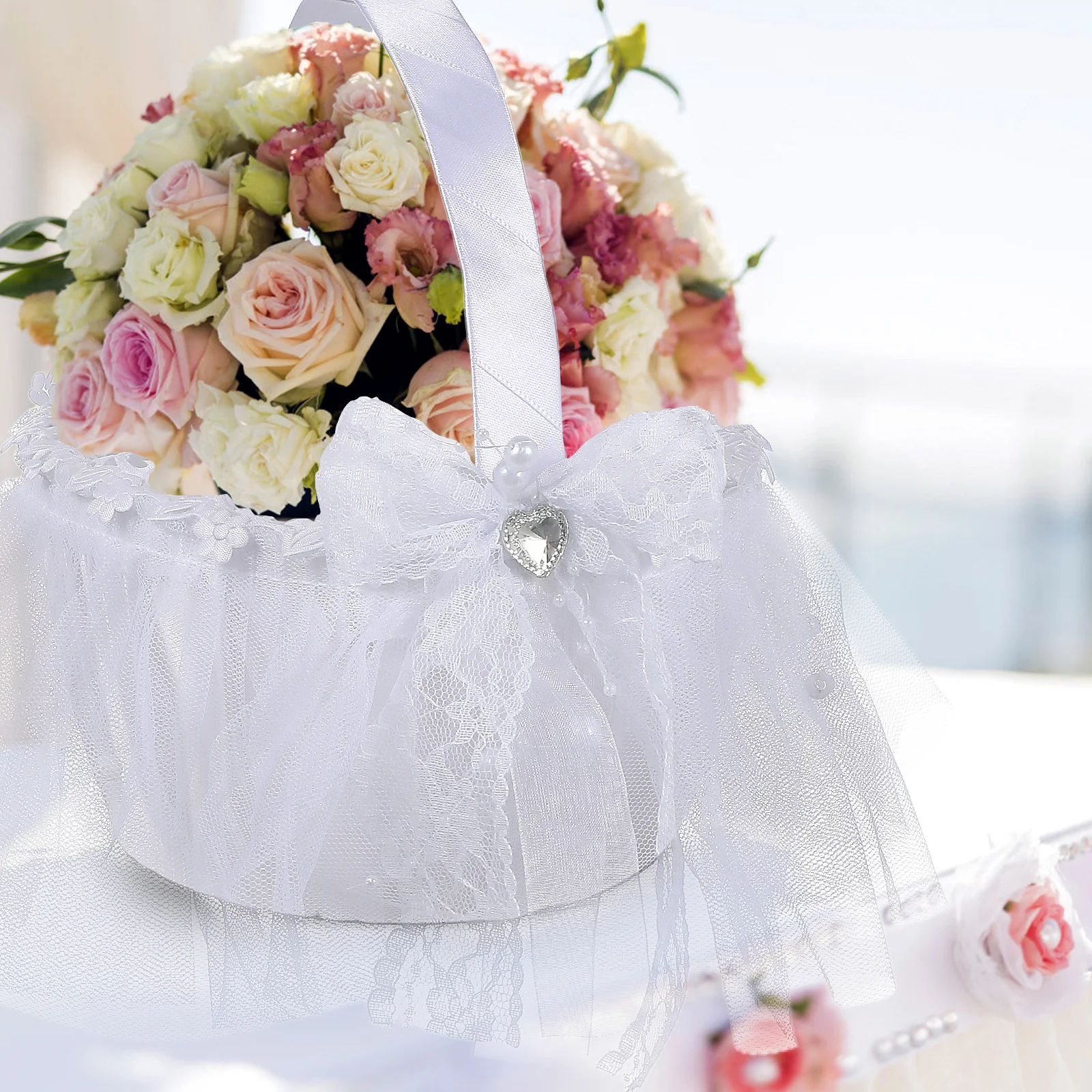 

Wedding Flower Girl Basket Lace Satin Pearl Bride Basket Romantic Decoration for Bridal Ceremony Flower Petal Holder Party Use