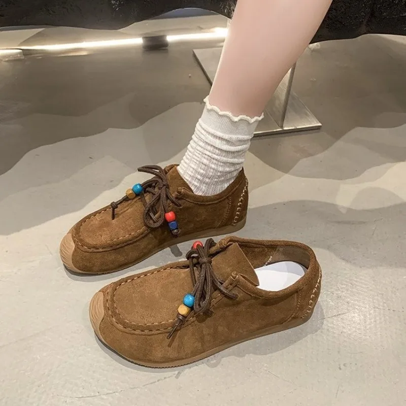 

Новинка 2025, женские кроссовки на плоской подошве в стиле ретро, весенне-осенние кроссовки для отдыха, женские туфли с круглым носком на шнуровке и бусинами для женщин