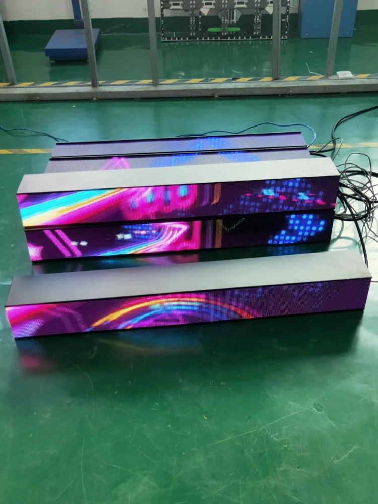 高輝度・高リフレッシュレート3840Hz P3屋内階段用LEDディスプレイ、LEDステップディスプレイ、LEDラダー、大型ビデオサイン