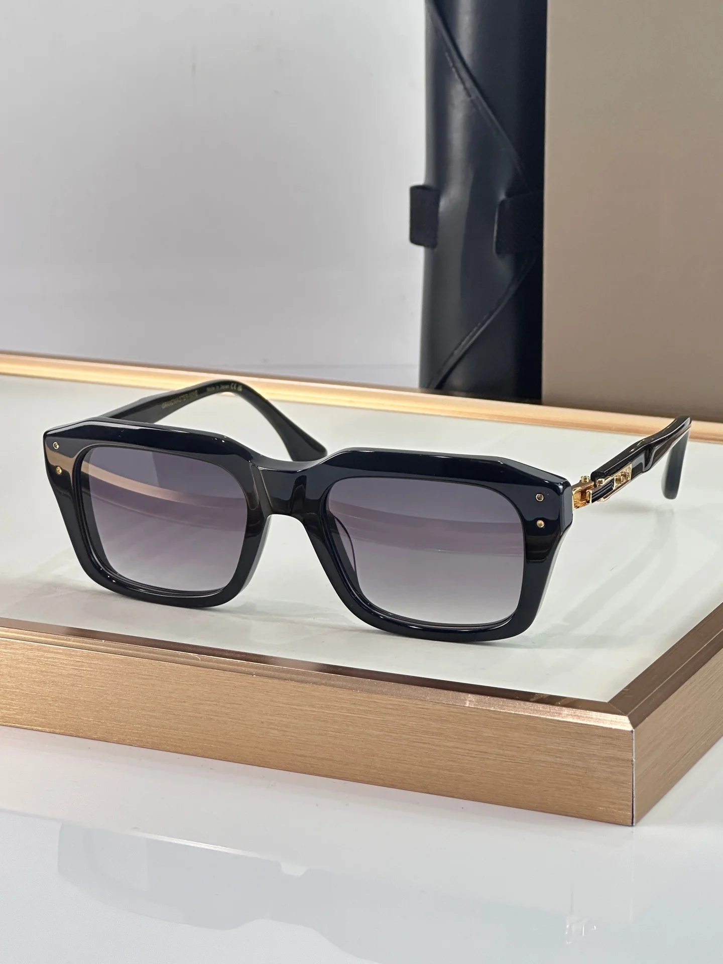 

Высококачественные мужские прямоугольные солнцезащитные очки ADITA GRANDMASTER NINE DTS464 с коробкой