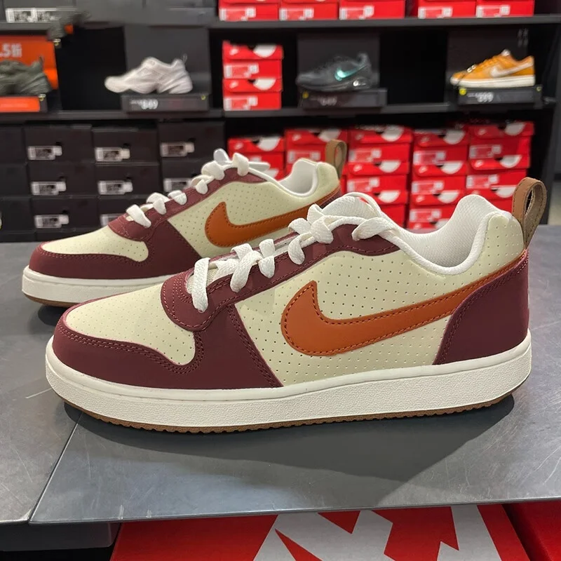 

Nike's New Lightweight and Durable Mesh Design Outdoor Women's Skate Shoes Court Legacy, Comfortable and Durable Low-Top Flat Shoes for Teenagers, Light Brown-Red Retro Style Versatile Trendy Commuting Sneakers, College Style Recommended Ib4695-221