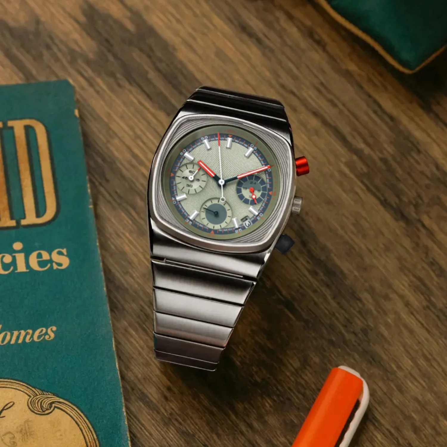 Thumbnail 2 - #35 Highest Rated Slim Quartz Watches to Buy in 2026