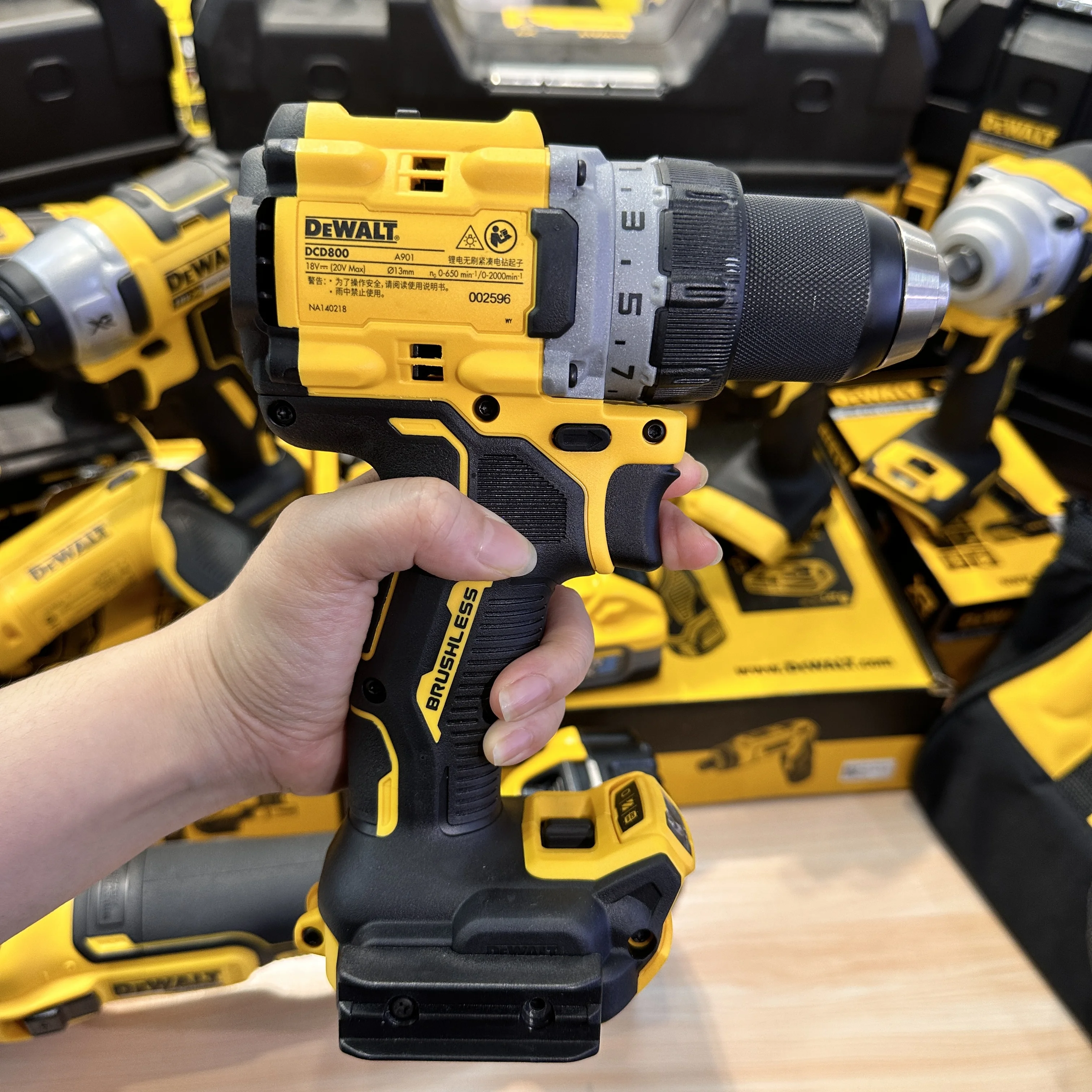 DeWalt DCD800 Бесщеточная аккумуляторная электрическая дрель 20 В Литиевая аккумуляторная отвертка Профессиональная беспроводная дрель