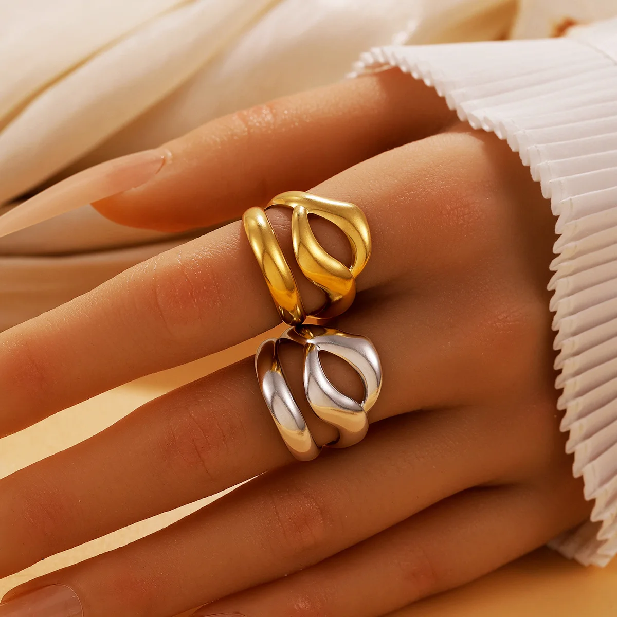 Vintage hollowed geometric adjustable rings stainless steel woman Gold Color Wedding Aesthetic Ring Party Fashion Jewerly Gift