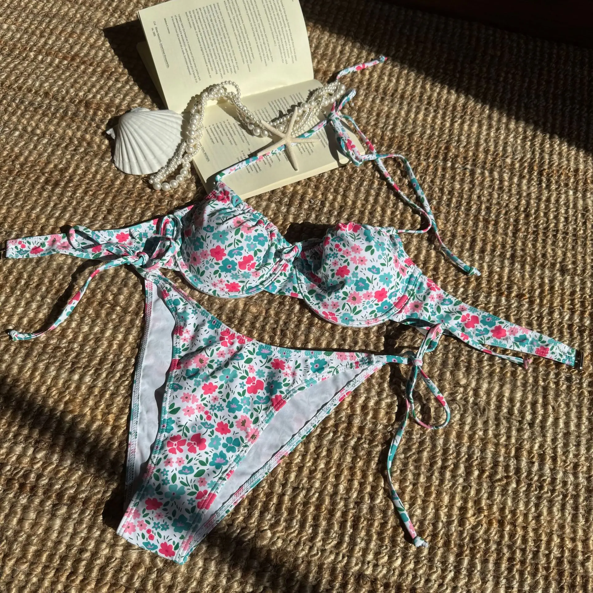 Conjuntos de bikinis con estampado floral y realce, trajes de baño de dos piezas con Tanga y lazo halter, ropa de playa, traje de baño, bikini tankini