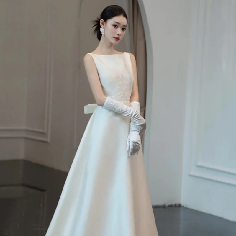 

French Style Light Wedding Dress Bride Simple Elegant Satin Vintage Reception White Gown with Small Train
