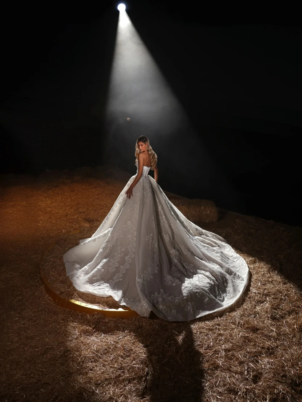 자수 꽃무늬 레이스 공주 웨딩 드레스 꿈같은 스위트하트 넥 브라이덜 가운 맞춤형 럭셔리 비즈 드레스 신부용