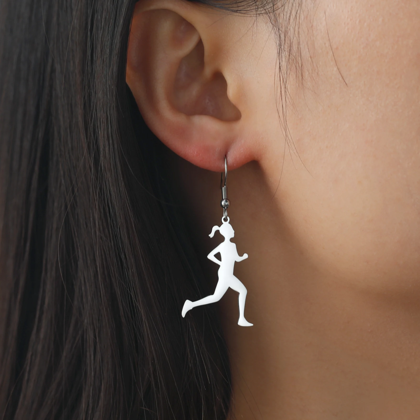 Unift Running Girl Dangle Earrings Stainless Steel Runner Earrings for Women Fashion Sport Marathon Jewelry Fitness Lovers Gift