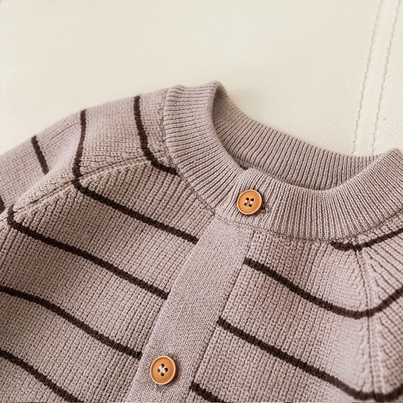 Newborn boys and girls sweater overcoat 2024 autumn and winter fashion striped knitted cardigan overcoat children\'s clothin