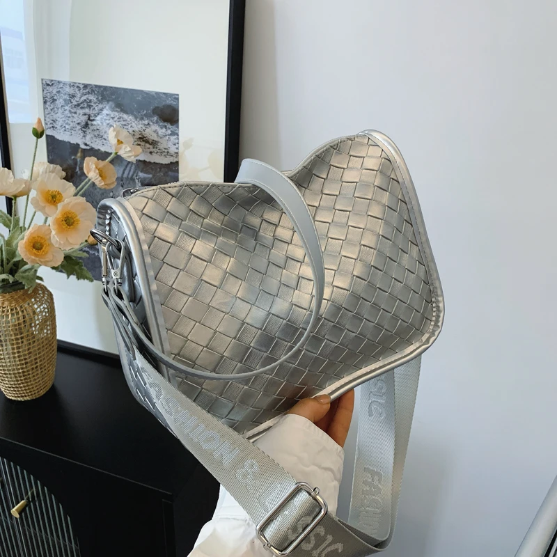 

Socialite Essential Handbag Women Multifunctional Shoulder Bag Elegant For Parties Events And Gatherings