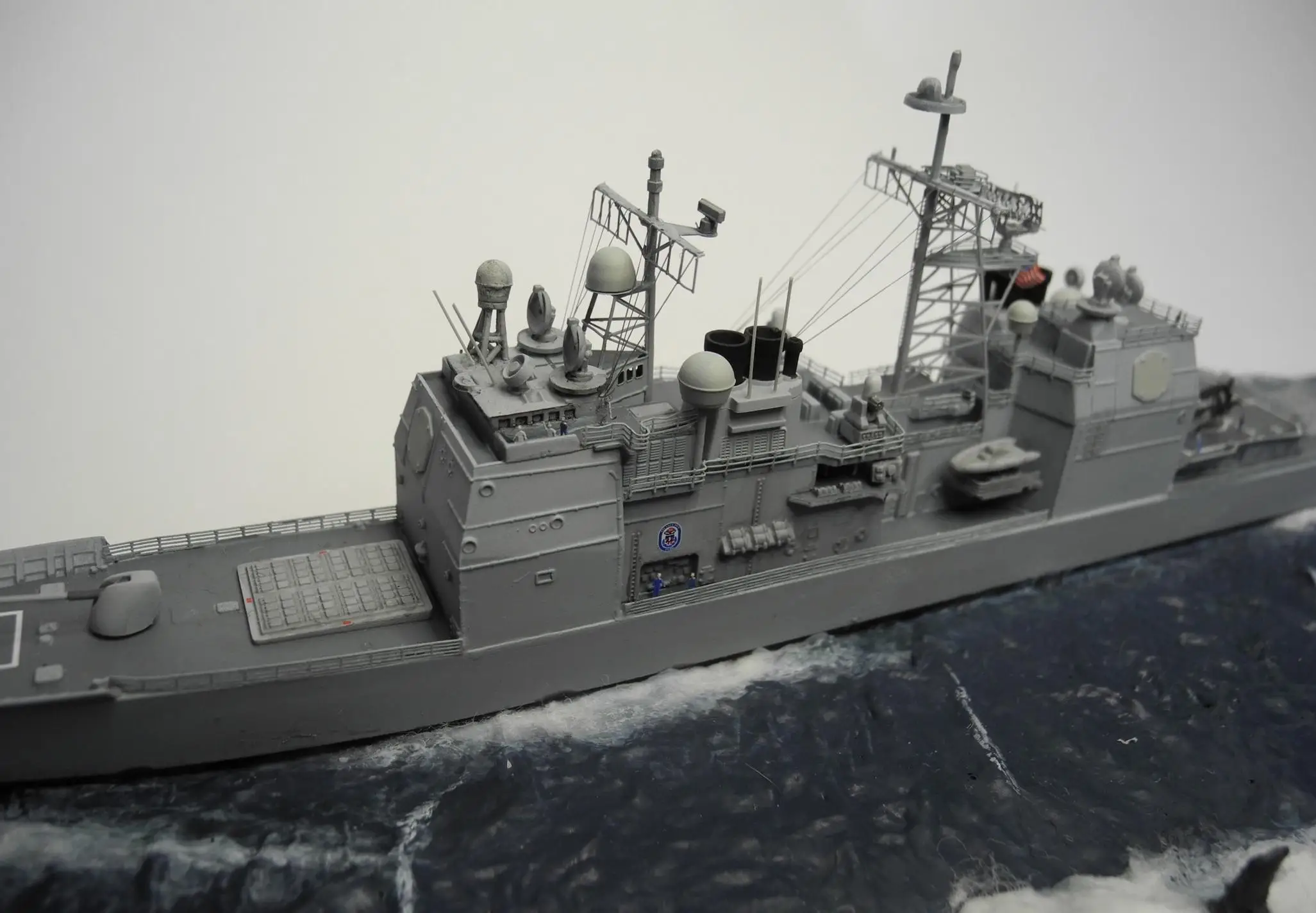 DRAGON 7142 1/700 Scale  USS Lake Erie CG-70T Ship Model Kit