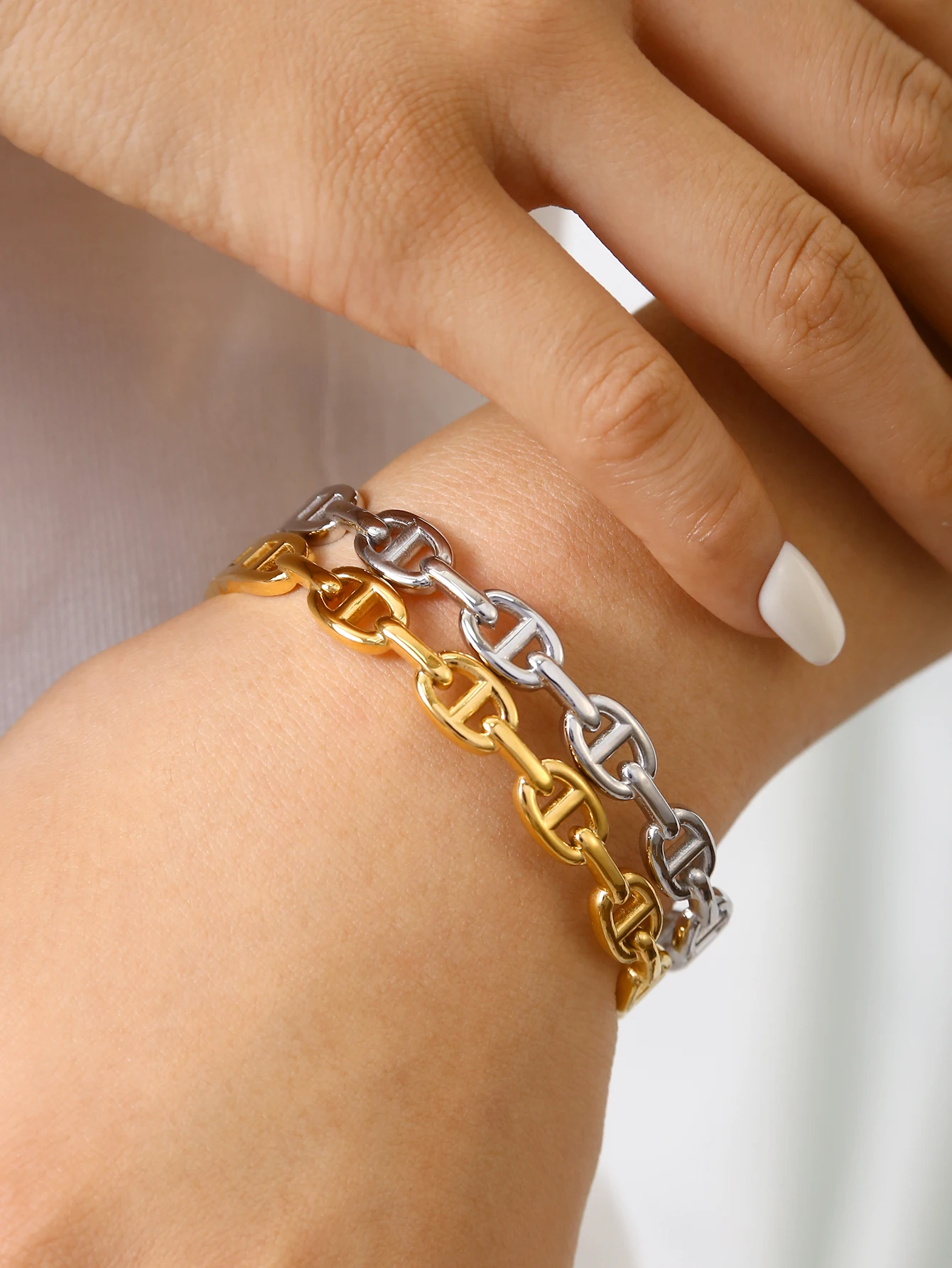 Fashion Elegant Temperament Senior Sense Of Cold Style Stainless Steel 18K Gold-Plated Pig Nose Bracelet Unisex Jewelry