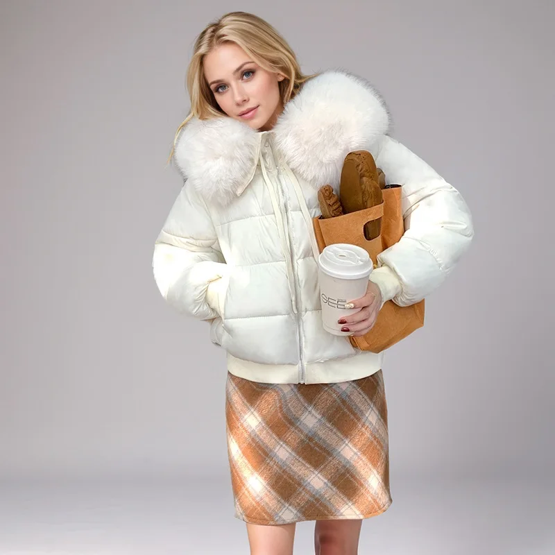 Damski płaszcz zimowy w stylu koreańskim, jednolity, zapinany na zamek błyskawiczny, z kapturem wykończonym sztucznym futrem, damska kurtka pikowana, minimalistyczny krótki płaszcz dla kobiet.