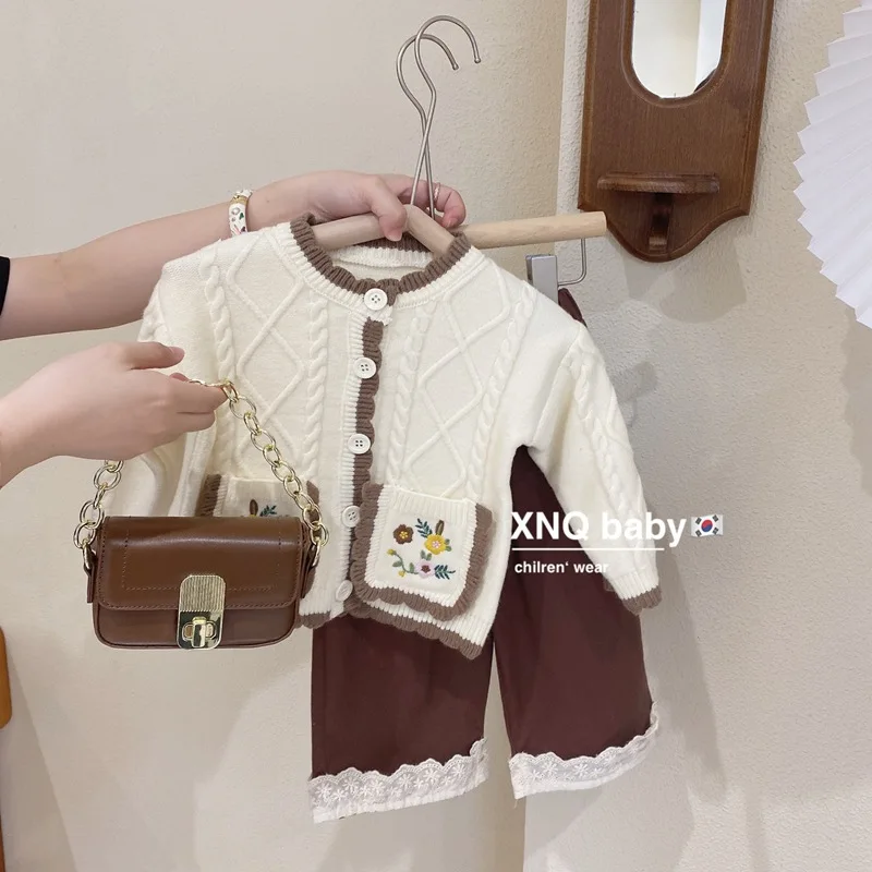 

2022 Autumn New Girls' Foreign Style Embroidery Floret Knitting Cardigan Children's Korean Version Long Sleeve Sweater Jacket