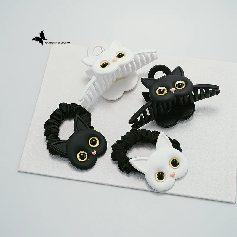 

Adorable Cat-Shaped Hair Clip Black and White Charming 3D Kitten Hair Clip Girlish Half-Up Hair Accessory for the Nape