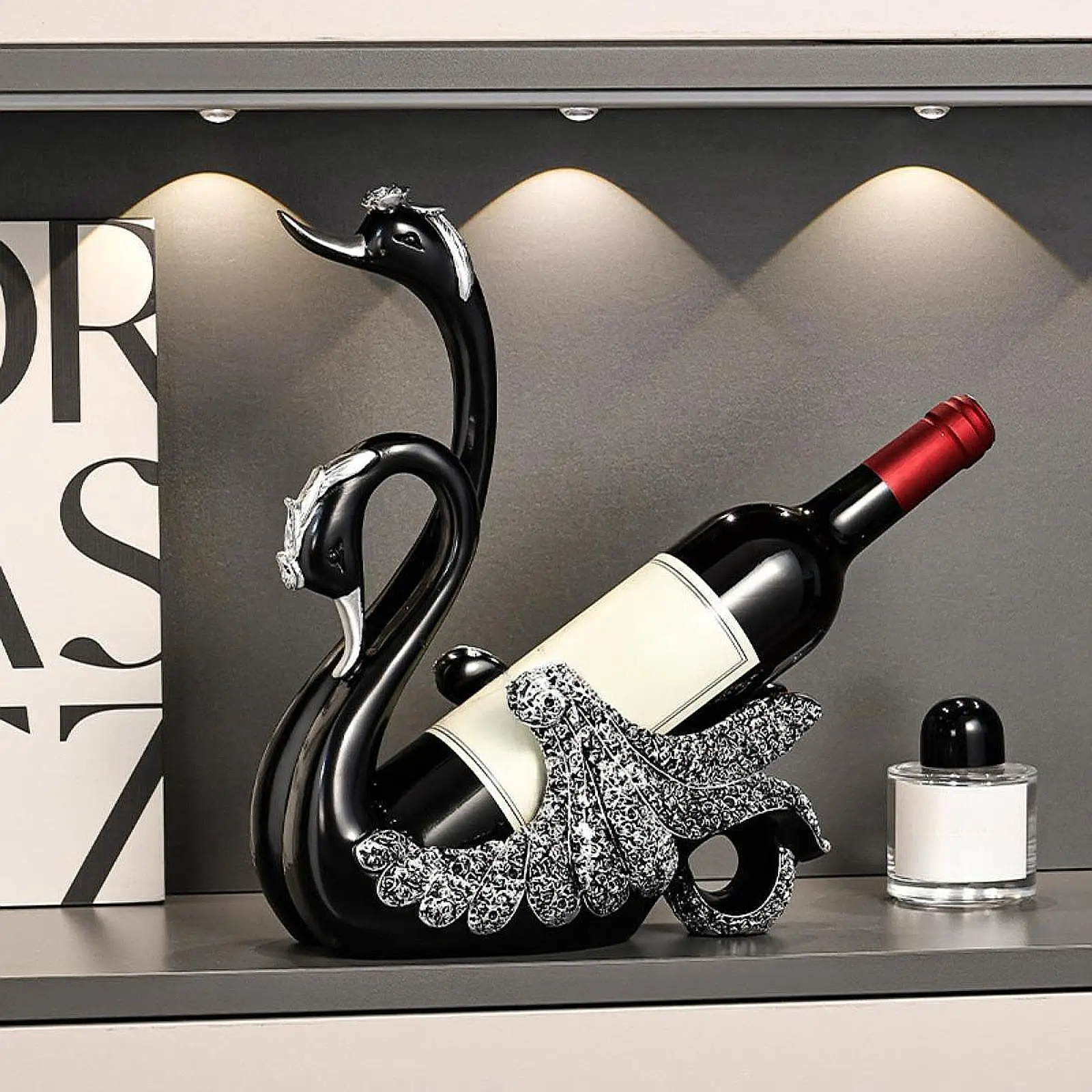 Swan Statues Liquor Rack Table Centerpiece Stylish Swan Collectible Craft for Desk Car Office Living Room Decor Valentine's Day