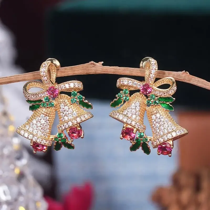 Huitan Ästhetische Weihnachts-Glocken-Ohrstecker für Damen mit Funkelnden Zirkonia, Eleganter Modeschmuck für Festliche Anlässe und Partys – Detail 2
