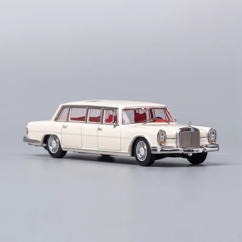 Escala 1:64 600 Pullman Plus, sedán largo de lujo, modelo de coche de aleación de simulación, exhibición estática, juguete coleccionable, regalo, decoración de recuerdo