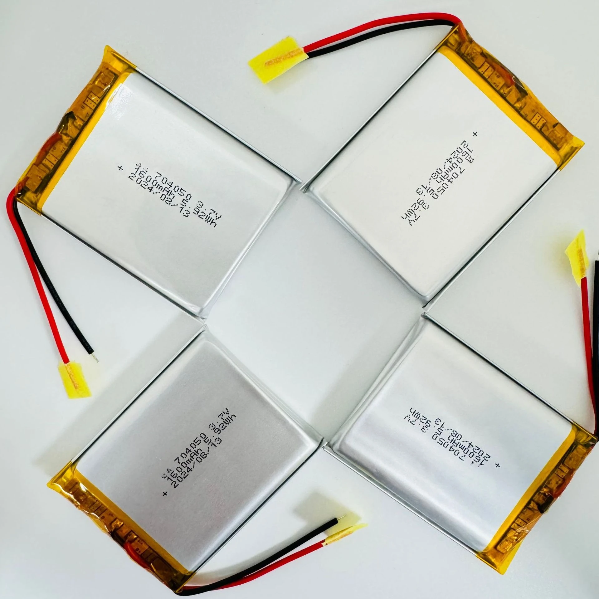 

3,7 В 704050-1600 мАч Полимерная литиевая батарея AI Bluetooth-динамик Беспроводная светодиодная настольная лампа Перезаряжаемая батарея