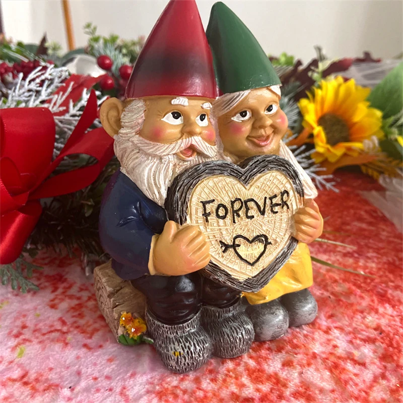 1PC Gnome Couple Love Figurine Dwarf Heart-Shaped Forever Gnome Statue Resin Ornament for Home Office Desk Garden Decor