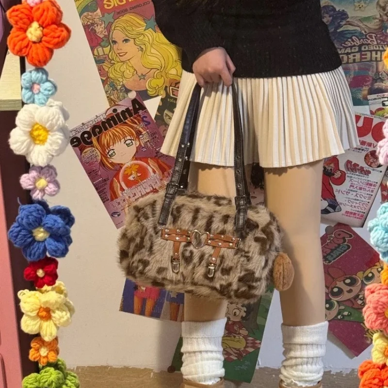 retro-large-capacity-shoulder-bags-versatile-commuter-bag-for-women-autumn-and-winter-new-plush-bag