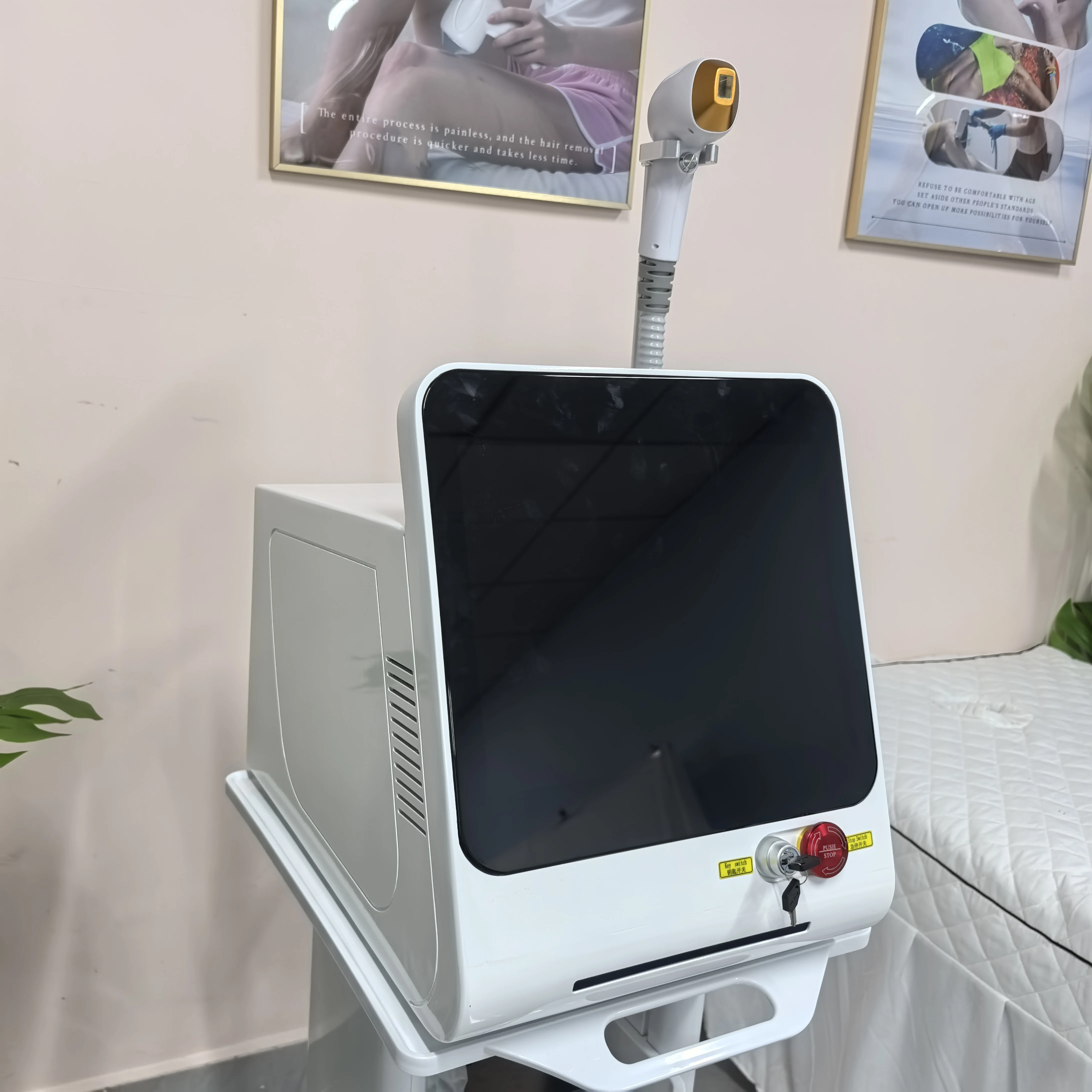 

808nm Portable Ice Platinum Diode Hair Remover 3 Wavelength Professional Body Hair Removal Tool Painless Long Lasting