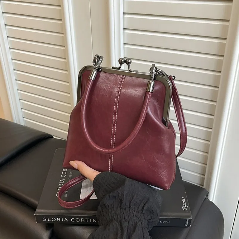 

Polished Campus Style Portable Casual Underarm Ladies Maillard Style JK Bag Bag Suitable For A Casual Lunch Outing