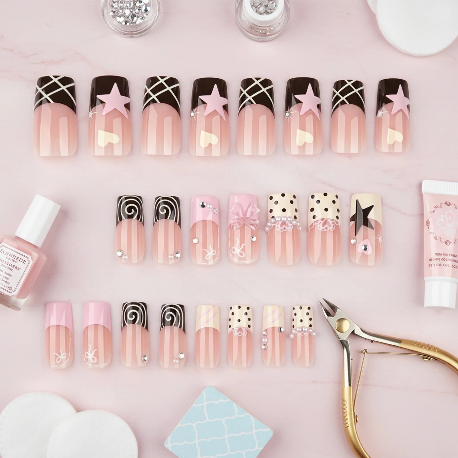 24 Stück französische quadratische Kunstnägel zum Aufkleben, süßer Stil, künstliche Nagelspitzen für Frauen, täglich tragbar, tragbare Kunstnägel für Damen – Detail 1