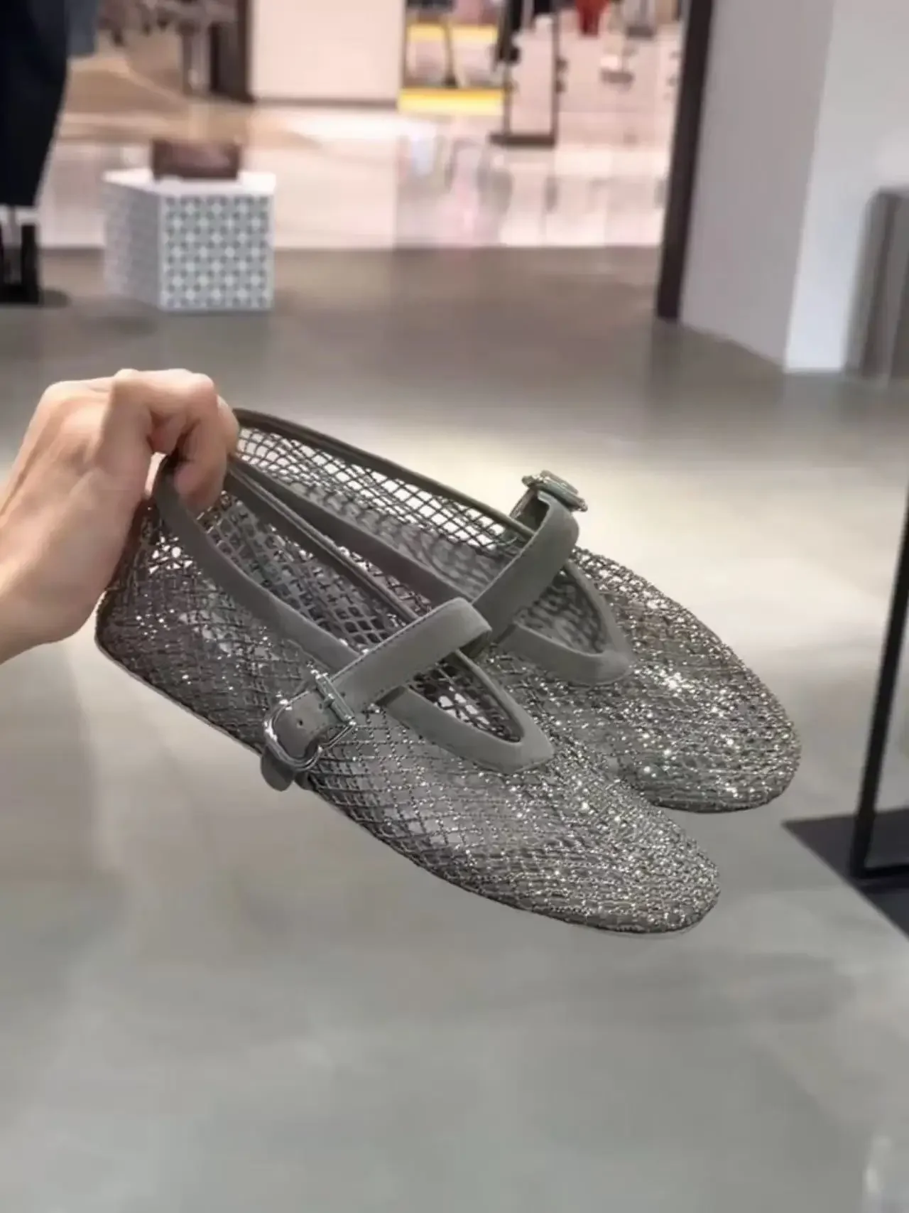 2026 Neues Modell~ Netzstoff Strass Ballerinas Mary Jane Damenschuhe mit Ausgehöhltem Riemen – Detail 12