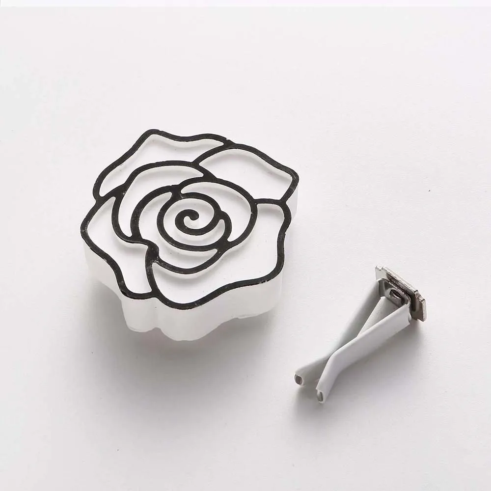 Juego de adornos aromáticos de Camelia montados en el coche, adornos aromáticos de salida de aire con aceite esencial de perfume para coche para eliminar el olor, 1 Uds.