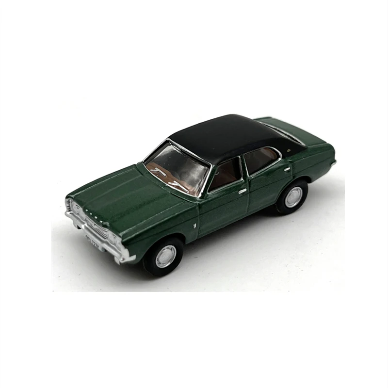 1:76 Scale Diecast Alloy Ford Cortina MKIII Vintage Car Model Classic Nostalgia Adult Toy Collection Souvenir Static Display