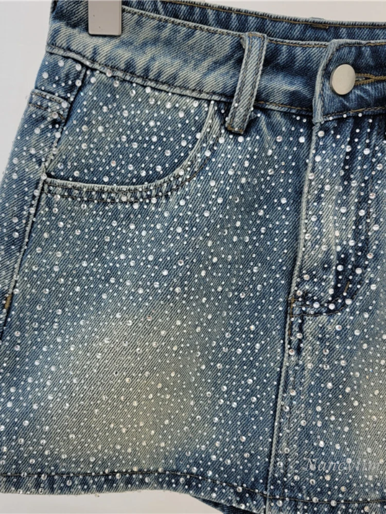 Mini-saia feminina jeans azul claro, combinando com tudo, slim fit, moda com diamantes, nicho, temperamento, novo, 2024
