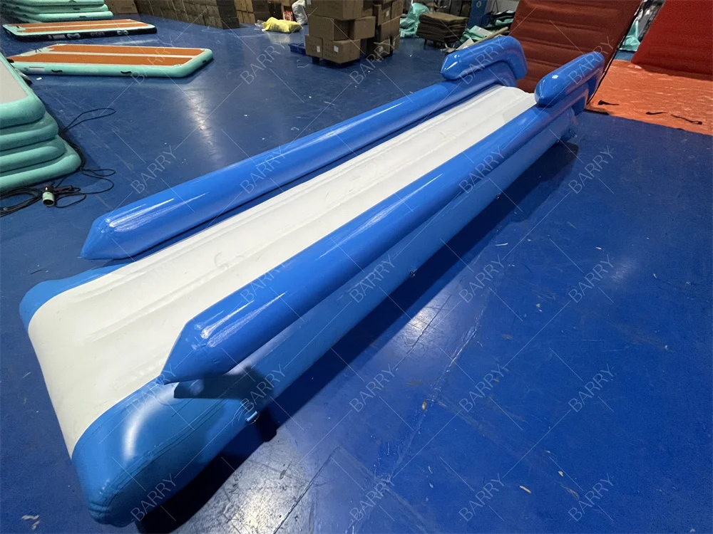 معدات لعب المياه القابلة للتخصيص من مادة PVC العائمة لليخوت منزلق مائي قابل للنفخ #3