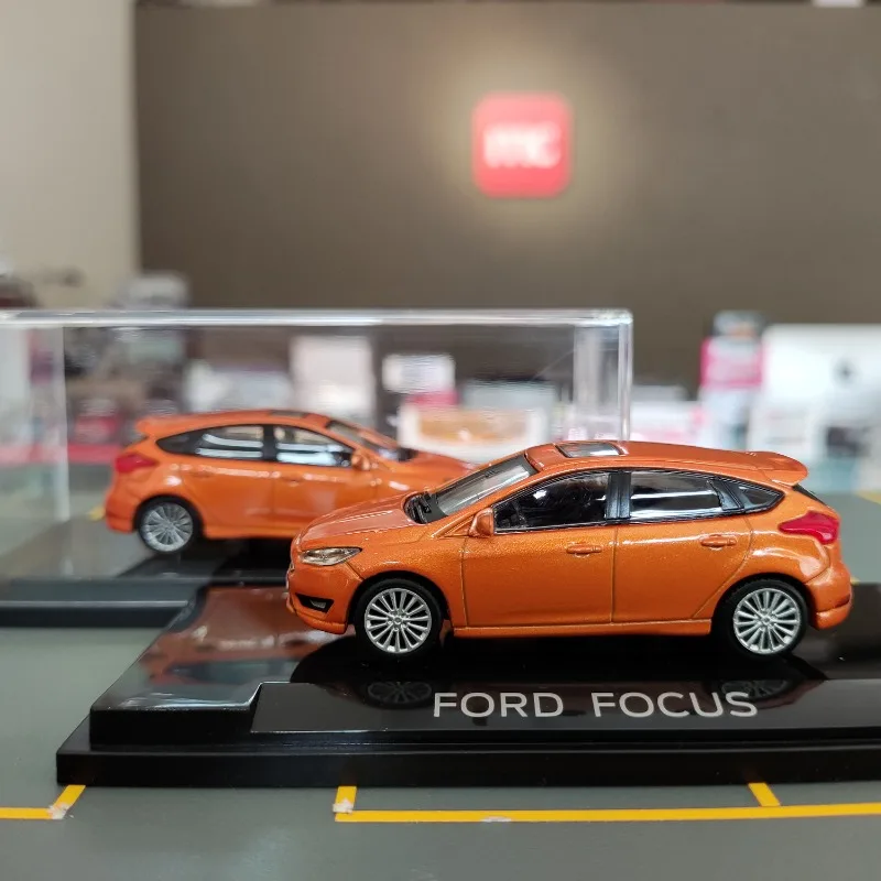 Diecast 1/64 Size Ford Focus Alloy Model Car Ford Car Model Toys for Boys Collection Display Hobby Original Box