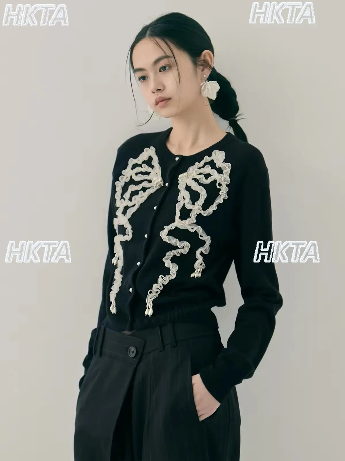 Japanese Handmade Beaded Lace Three Dimensional Bow Knitted Cardigan Casual Black Sweater Autumn New Slimming Sweater Top Women