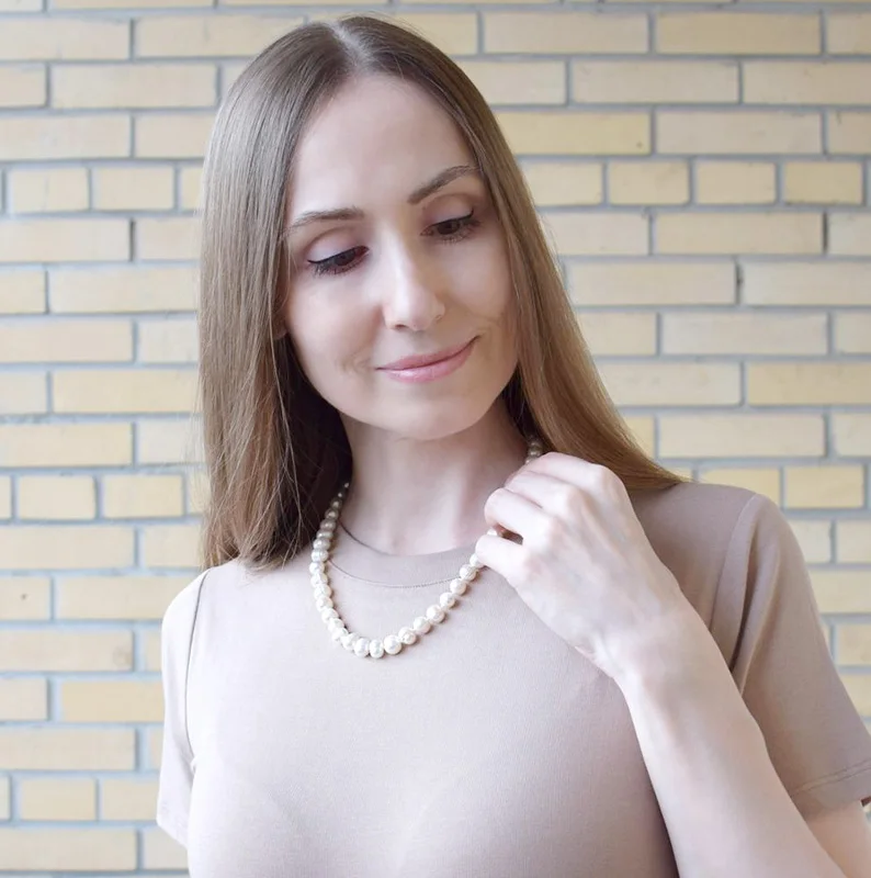 

9-10MM special sales of natural (thread) freshwater pearl necklace White. black. Pink available 18 inches