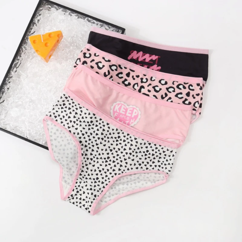 4-teilige Kinder-Unterhose, Baby-Buchstabe, bedruckt, atmungsaktiv, Dreiecksshorts für Mädchen, Pink Love, weiche und bequeme Unterhose