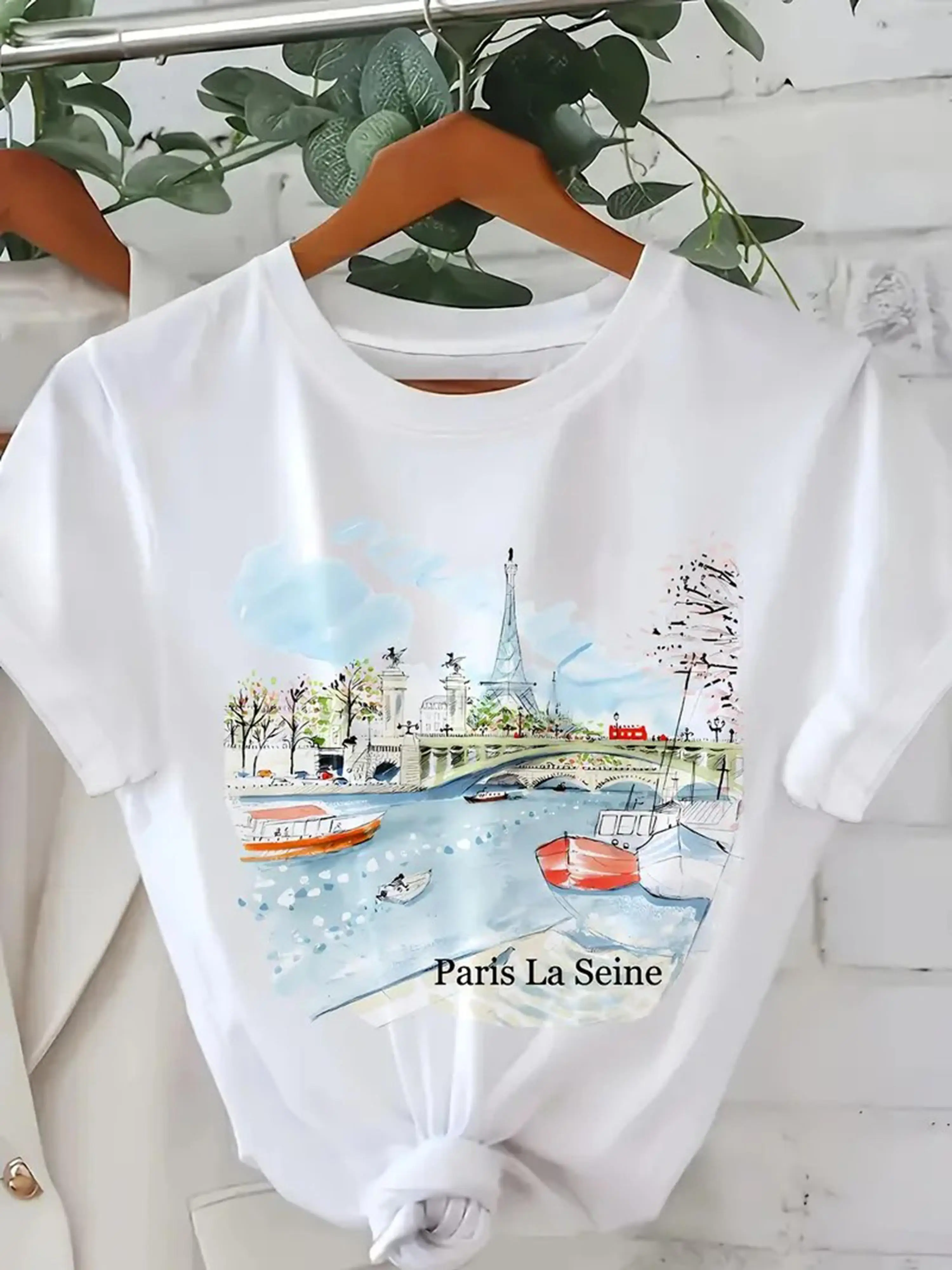 تي شيرت مطبوع على الطراز الحضري يجب اقتناؤه برقبة دائرية وأكمام قصيرة لفصل الربيع والصيف، عصري للنساء