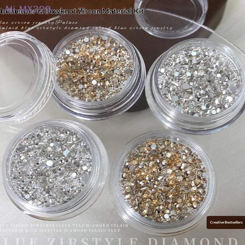 {MX} 1 กล่อง คริสตัลตกแต่งเล็บ สำหรับทำโบว์ DIY ตกแต่งเล็บ รูปทรงสามเหลี่ยม ทรงสี่เหลี่ยมคางหมู ทรงกลม ประดับเล็บ