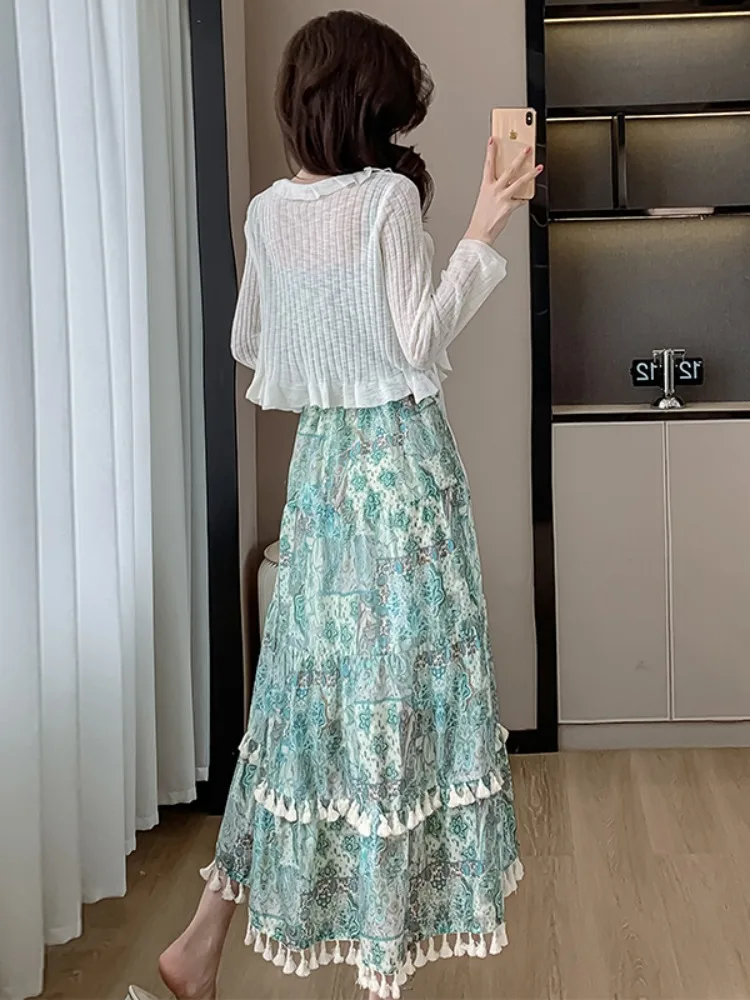 ブルーの花柄プリントホルターネックワンピース レディース 夏 2025 新作 ビーチバケーション ロングスカート 超美スカート エレガント ハイウエスト ガウン