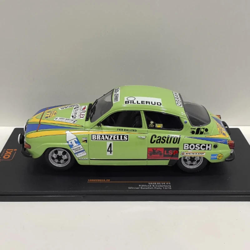 

IXO Масштаб 1/18 SAAB 96 V4 # 4 1976, имитация модели автомобиля из сплава, статическая коллекция, украшенные праздничными игрушками, классический сувенирный подарок